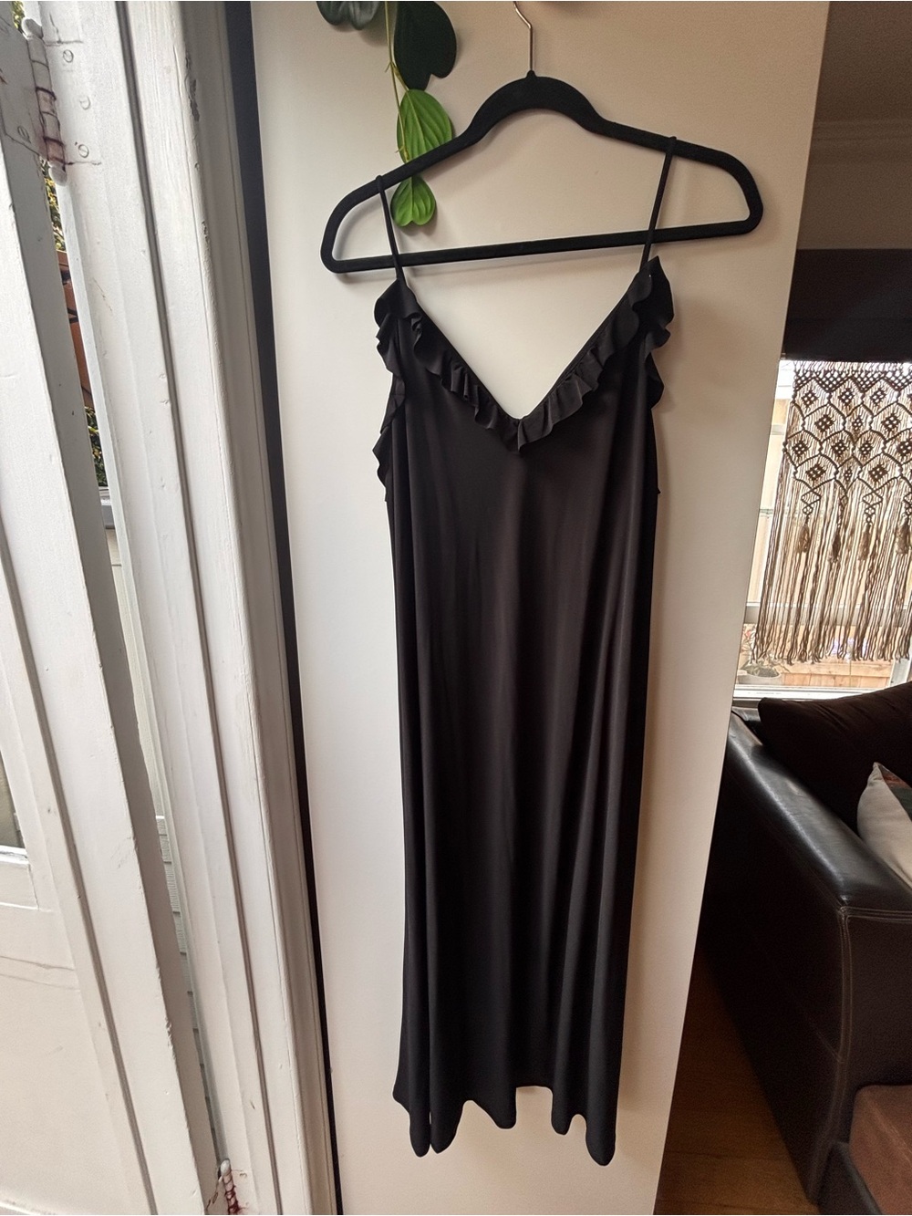 Zara Black Ruffle Neck Slip-Large